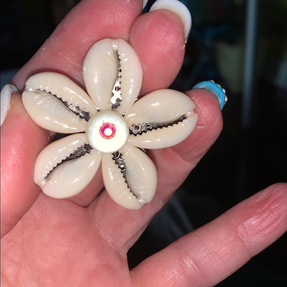 Vintage Shell Flower Brooch